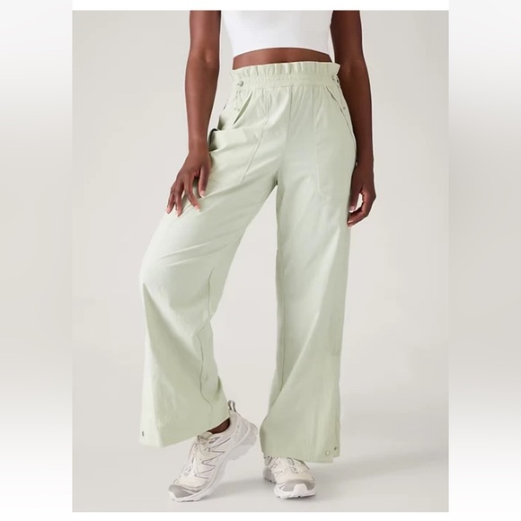 Athleta Pants - Athleta Trekkie High Rise Parachute Pant Sz 8 Mint Green Paperbag Waist Pull NWT